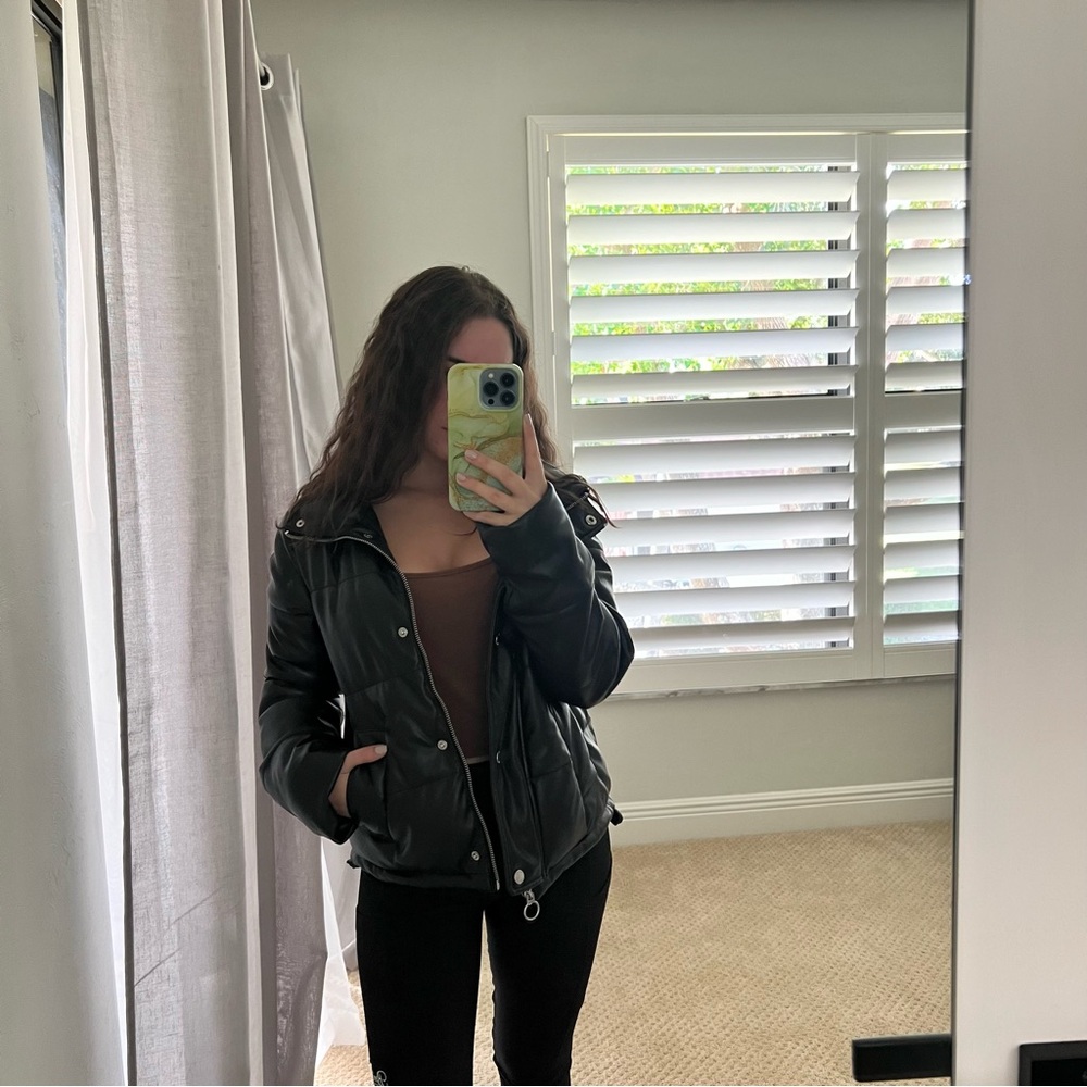 HOLLISTER XXS PUFFER JACKET